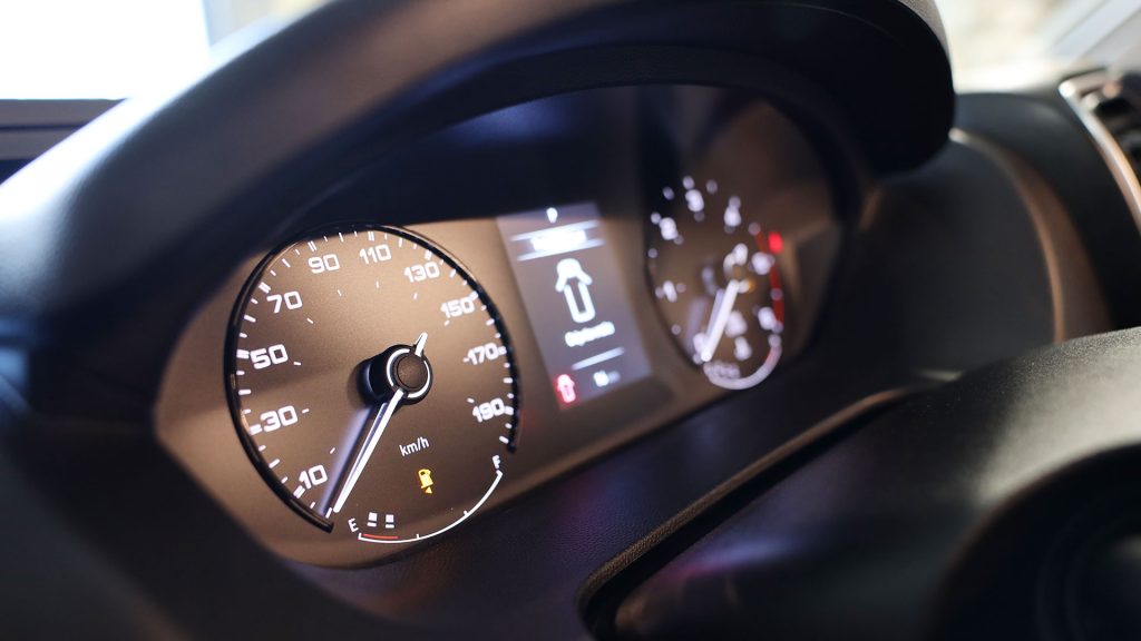 Kombiinstrument im Cockpit des Basisfahrzeugs